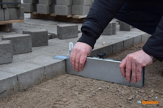 Maxi Gauge is a hand screeder to set your base for pavers