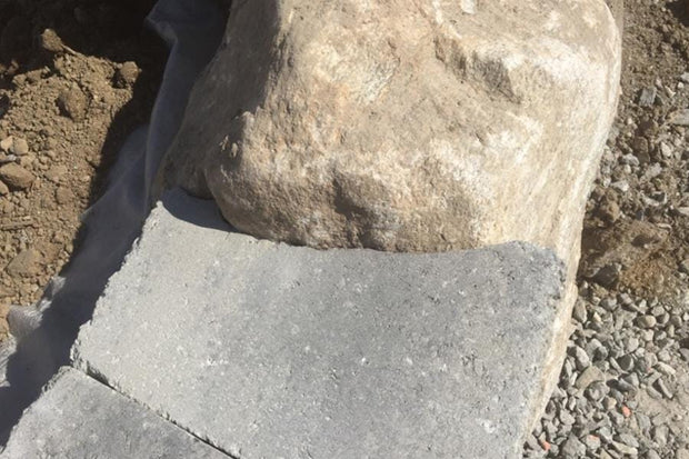Quick-E Scribes allows the contractor to cut and mark out irregular shaped stones such as boulders